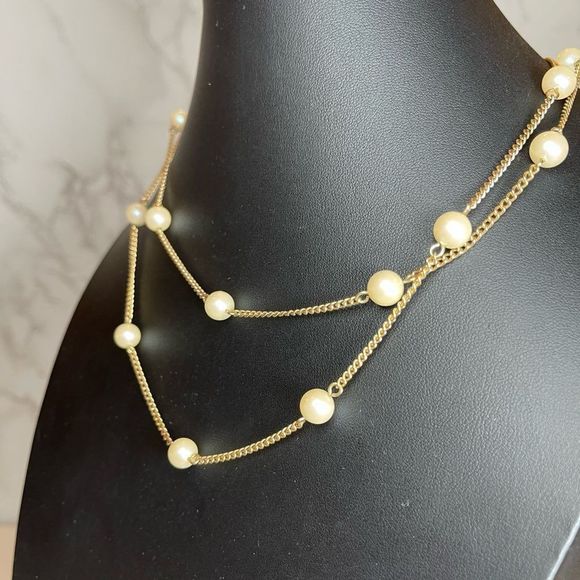 Sarah Coventry Long Length Faux Pearl Station Style Necklace Gold Tone Classic - Picture 3 of 4
